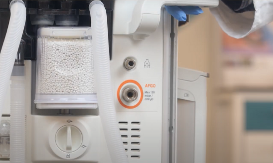 Fitting the AbCan™ pre-filled disposble CO2 absorber